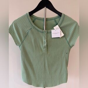 American Eagle Green Ribbed Henley Top NWT Short Sleeve Medium
